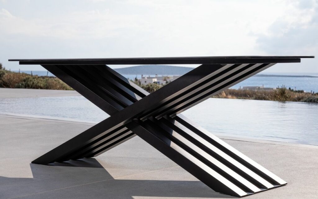 Table extérieur onyx gris contrebas Nicolazi design