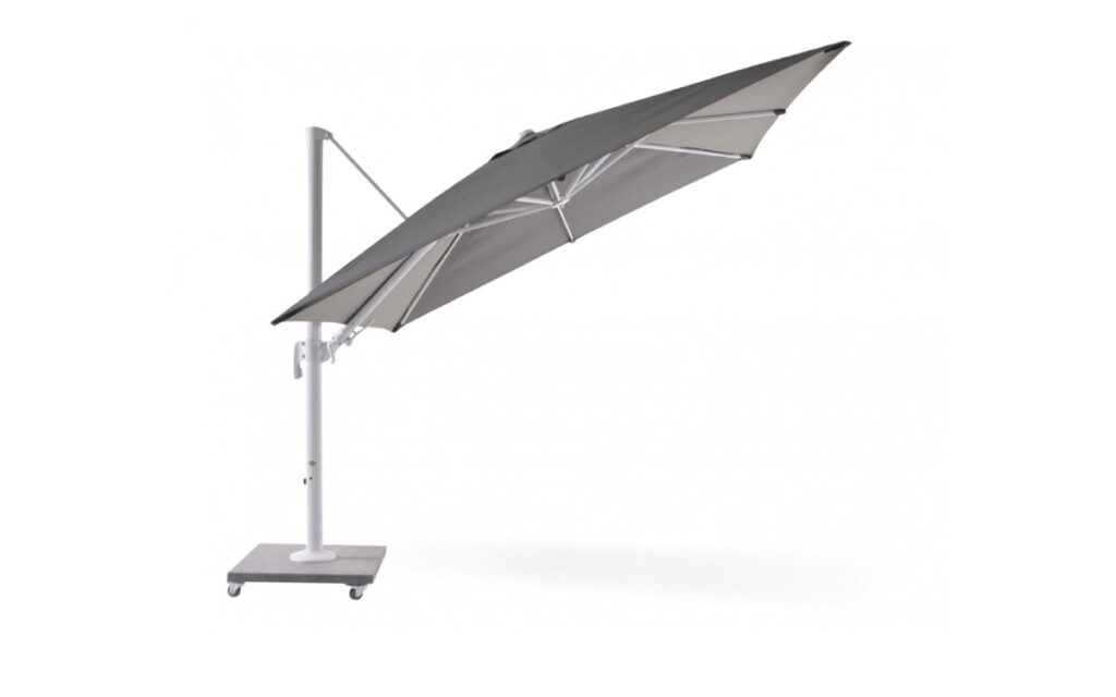 Le parasol déporté - option éclairage LED - haut parleur Bluetooth intégré.